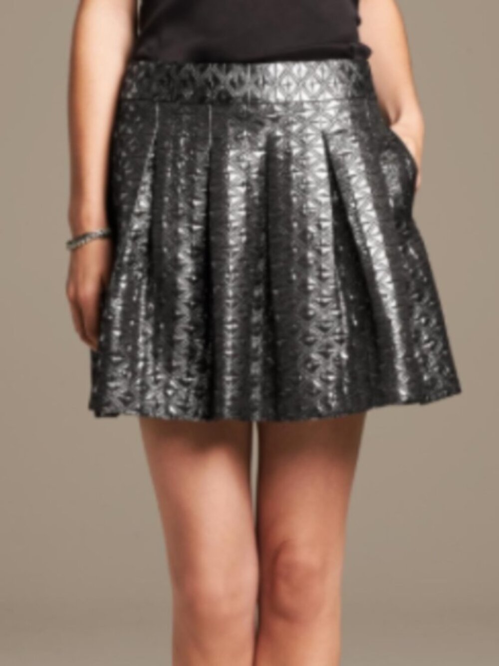 Banana Republic Pleated Metallic Silver Skirt 10/12